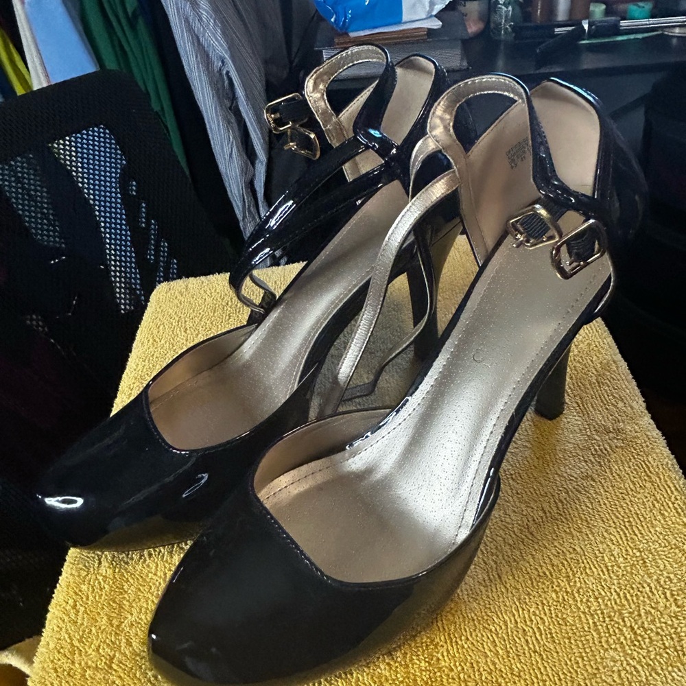 Dream Pairs Black Patent Heels